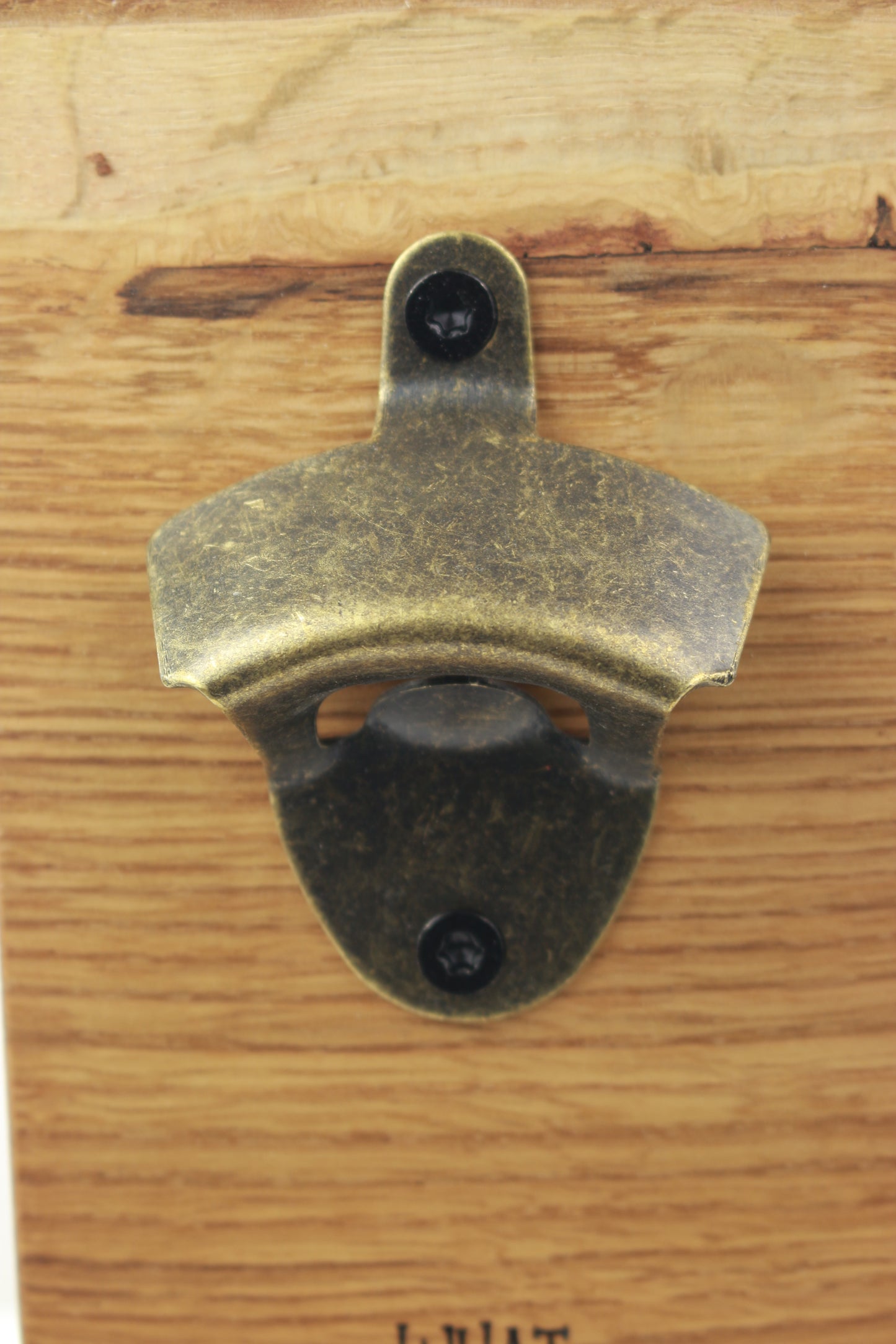 Rustikaler Wand-Flaschenöffner mit Magnet