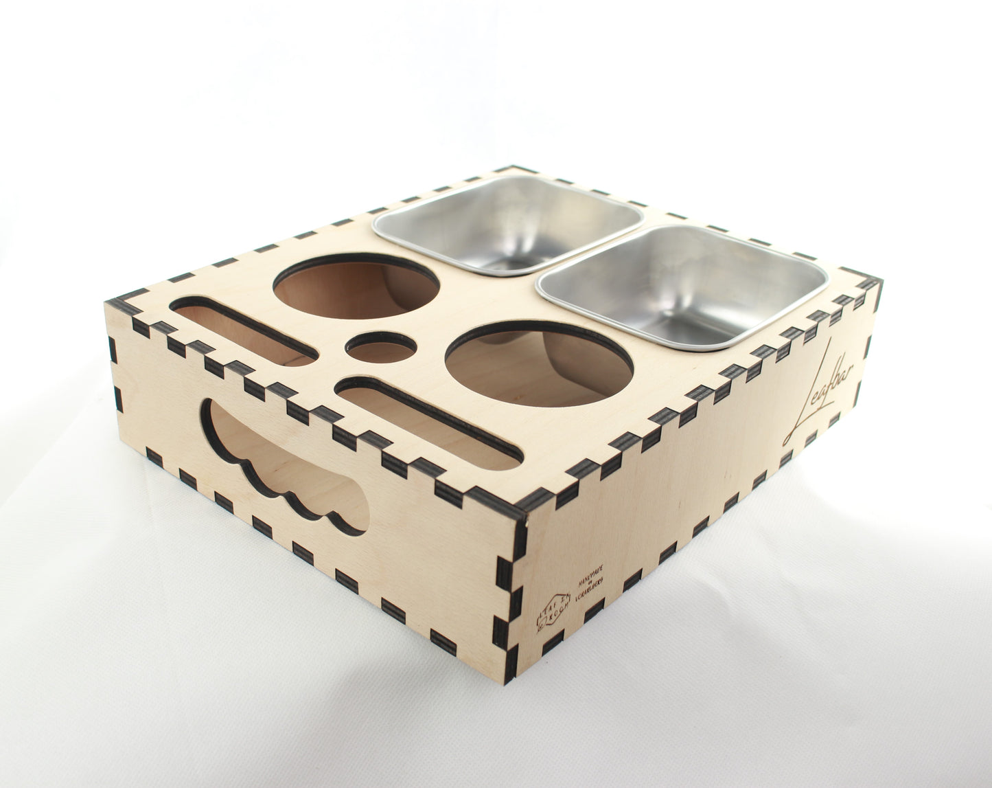 Leafbar – hochwertige Couchbar aus Buche, handgemacht in Vorarlberg