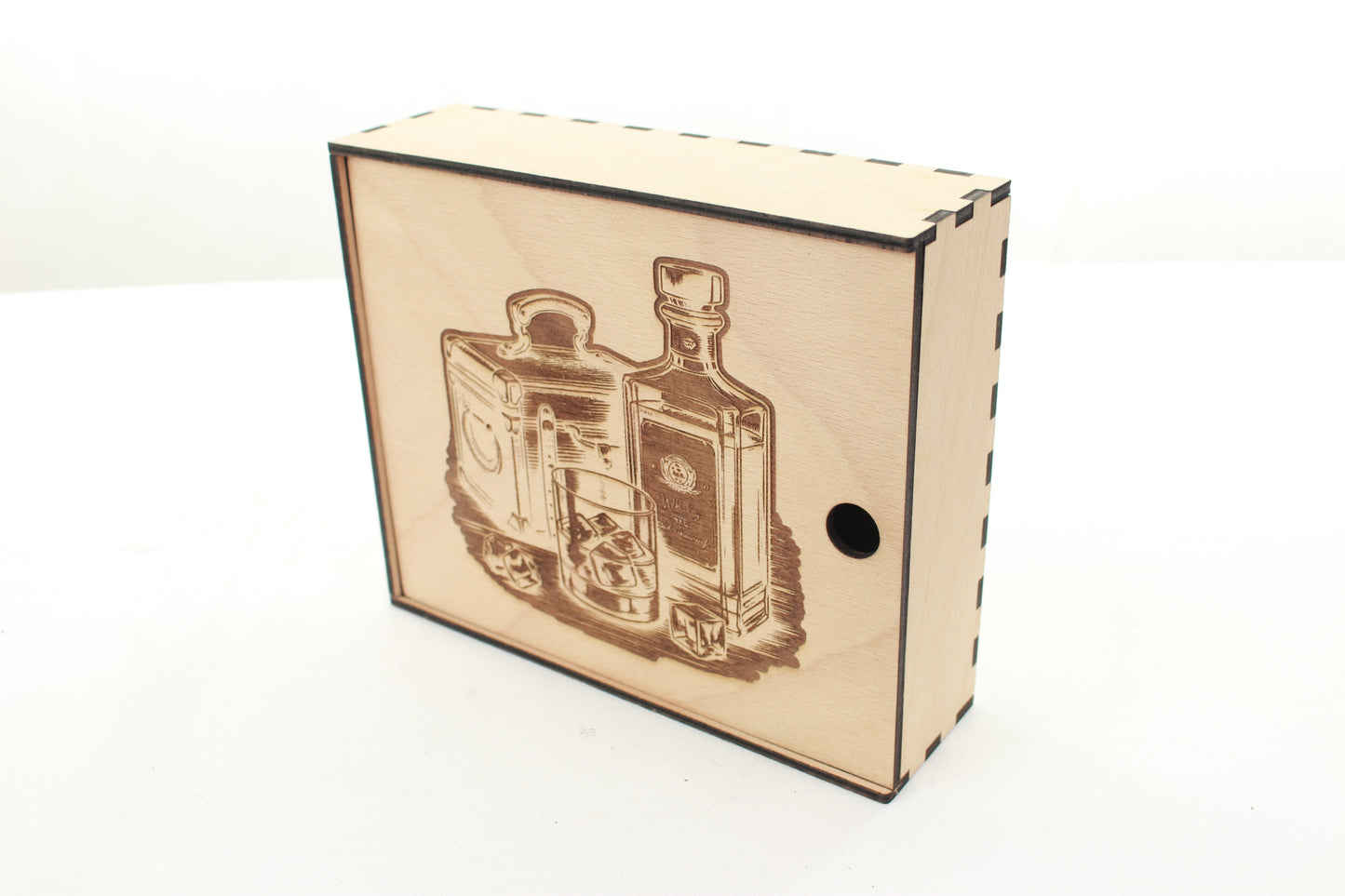 Flachmannbox mit Edelstahlbecher