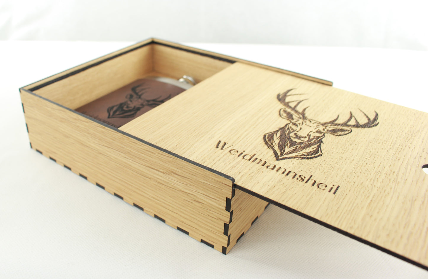 Flachmannbox mit Edelstahlbecher