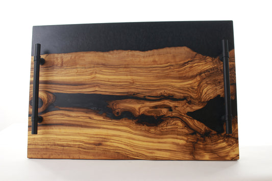 Serviertablett aus Olivenholz mit Epoxidharz
